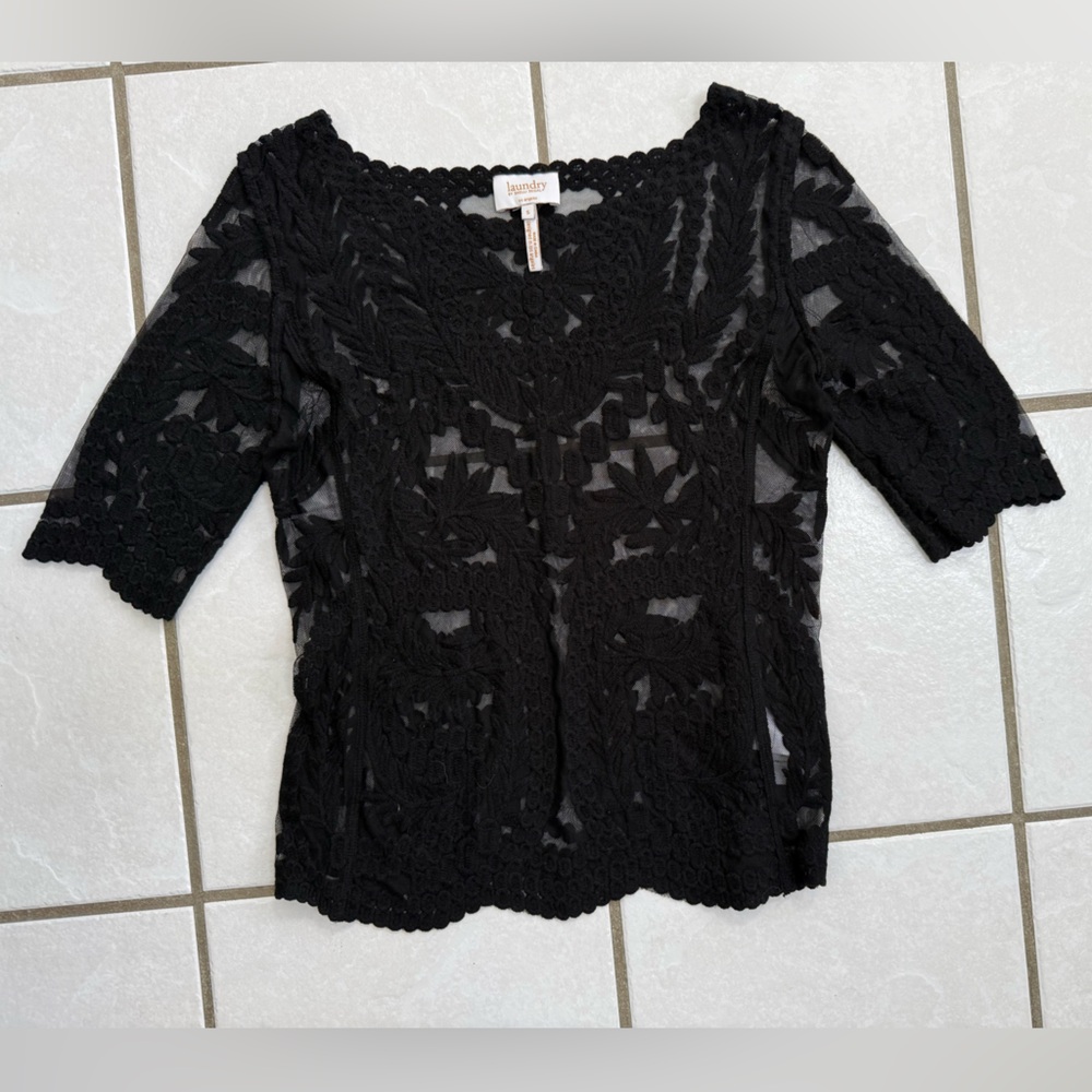 Laundry by Shelli Segal Black Lace Top size Small